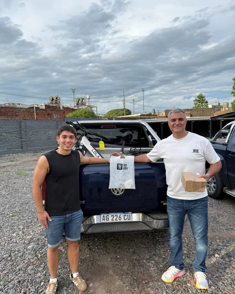 Federico Jairala con su Roy Riff LOLA en Tucumán
